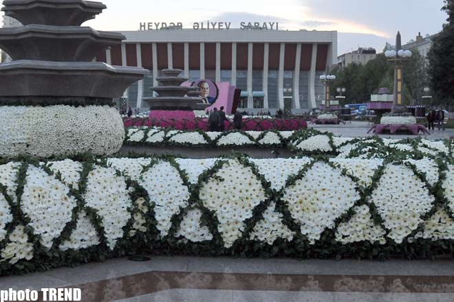 Holiday of Flowers celebrated in parks in Baku - PHOTO SESSION
